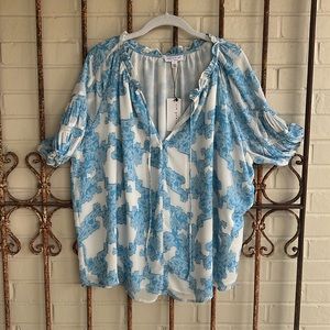 Top with ruffle/ bubble sleeves